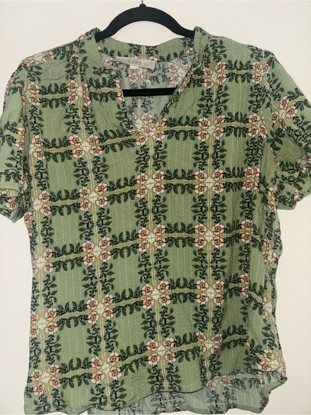 LOFT Green Floral Short-Sleeve V-Neck Top